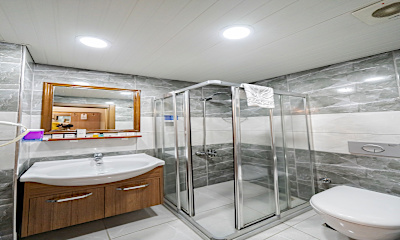 Standart Şehir Manzaralı İki Ayrı Yataklı Oda